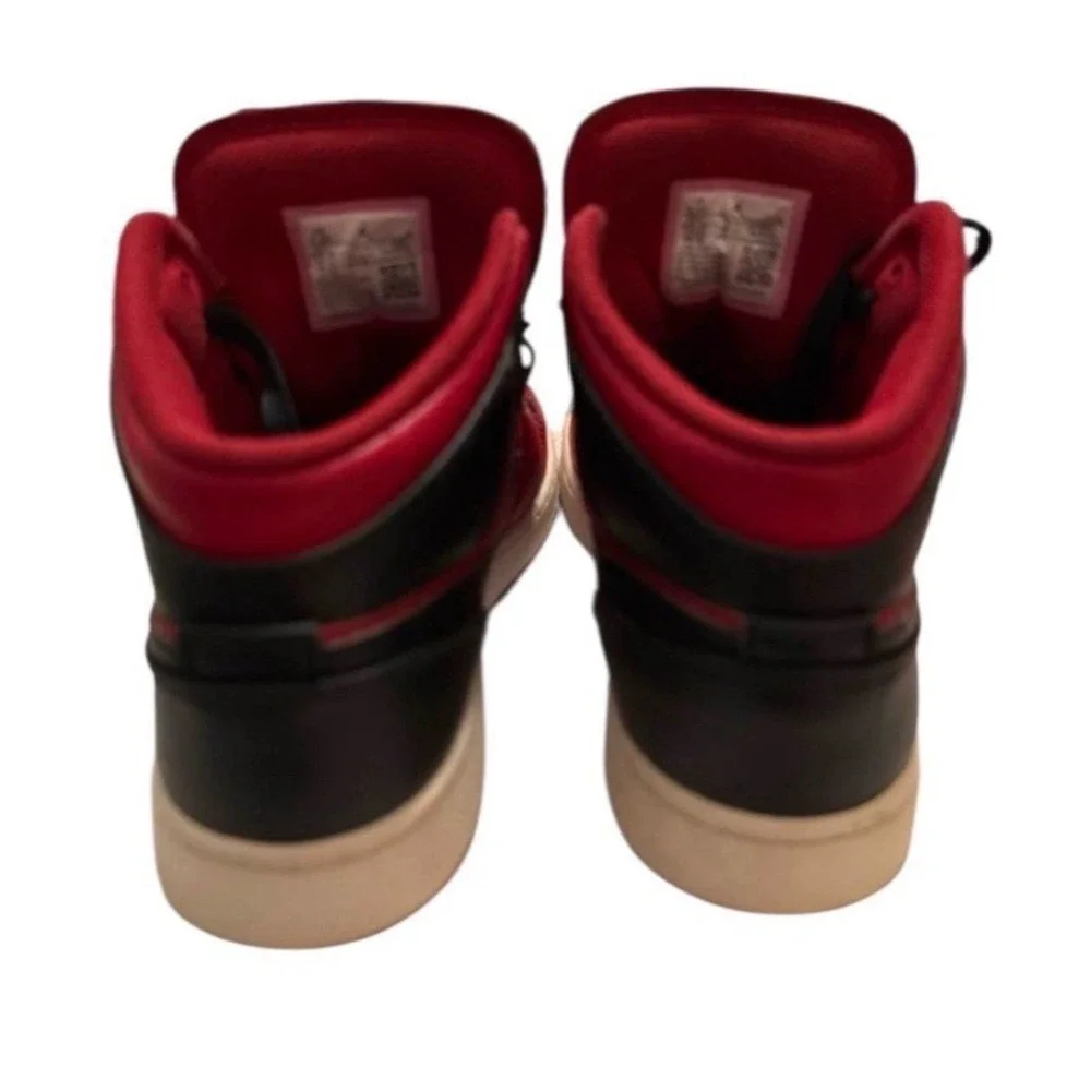 Nike‎ Air Jordan Style High-Top SneakersSize: 5.5Y Women's 7–7.5 Condition: Mint